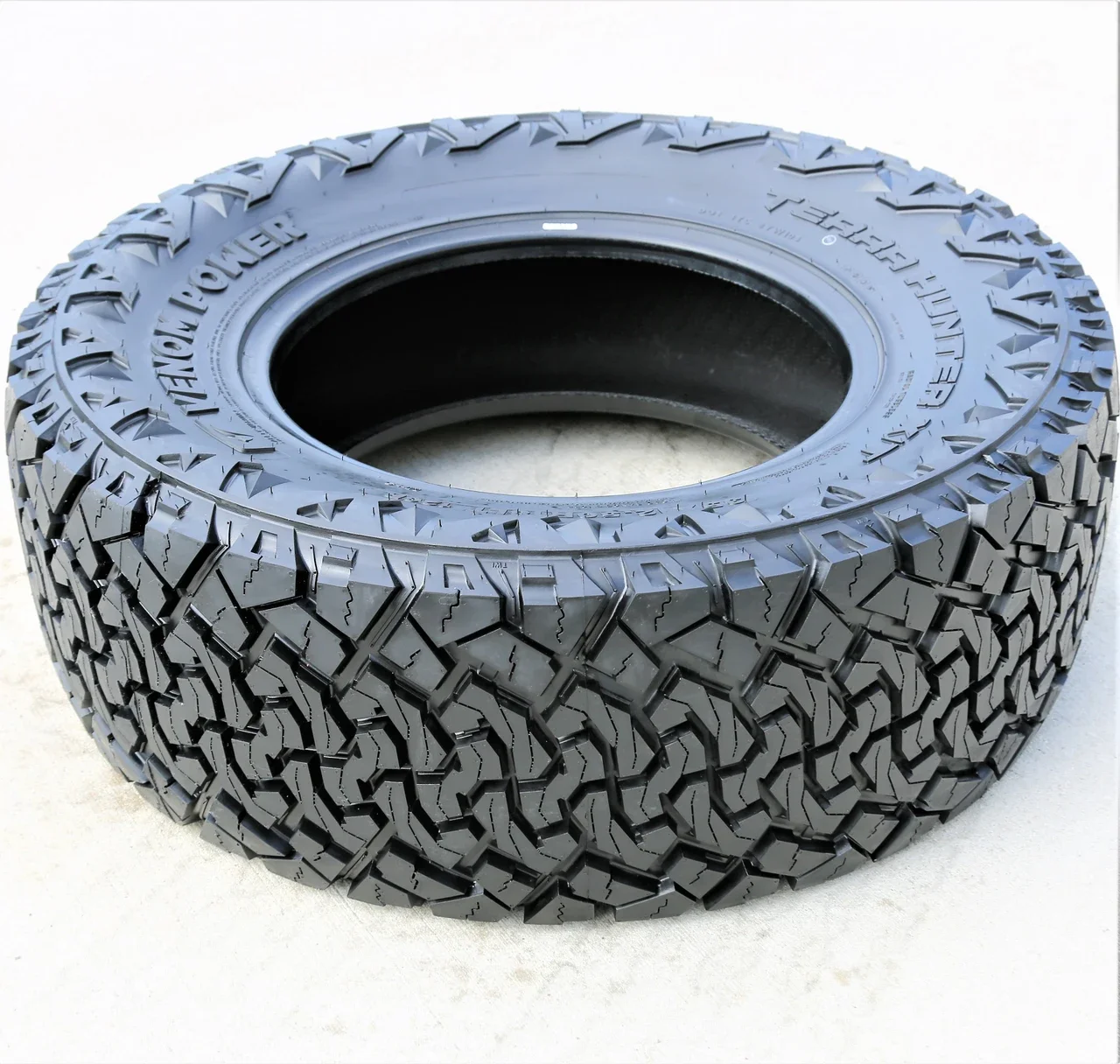 Venom Power Terra Hunter X/T LT 35X12.50R18 123R E (10 Ply)