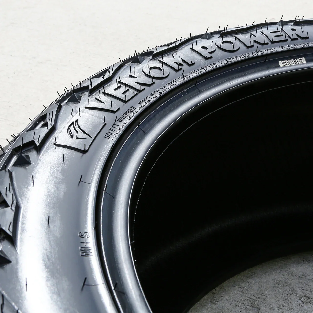 Venom Power Terra Hunter X/T LT 35X12.50R22 117R E (10 Ply)