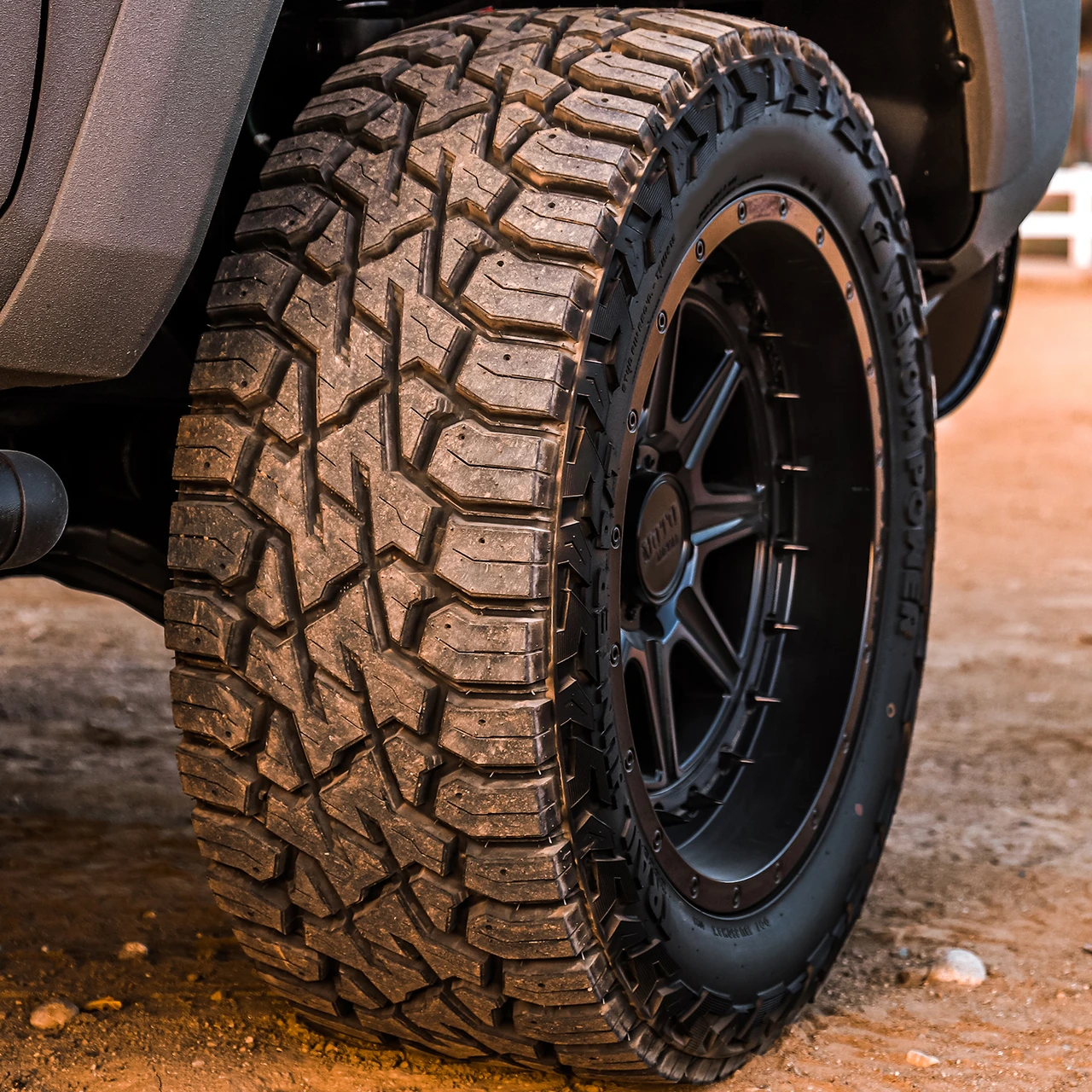 Venom Power Trail Hunter R/T LT 35X12.50R18 123R E (10 Ply) (RWL)