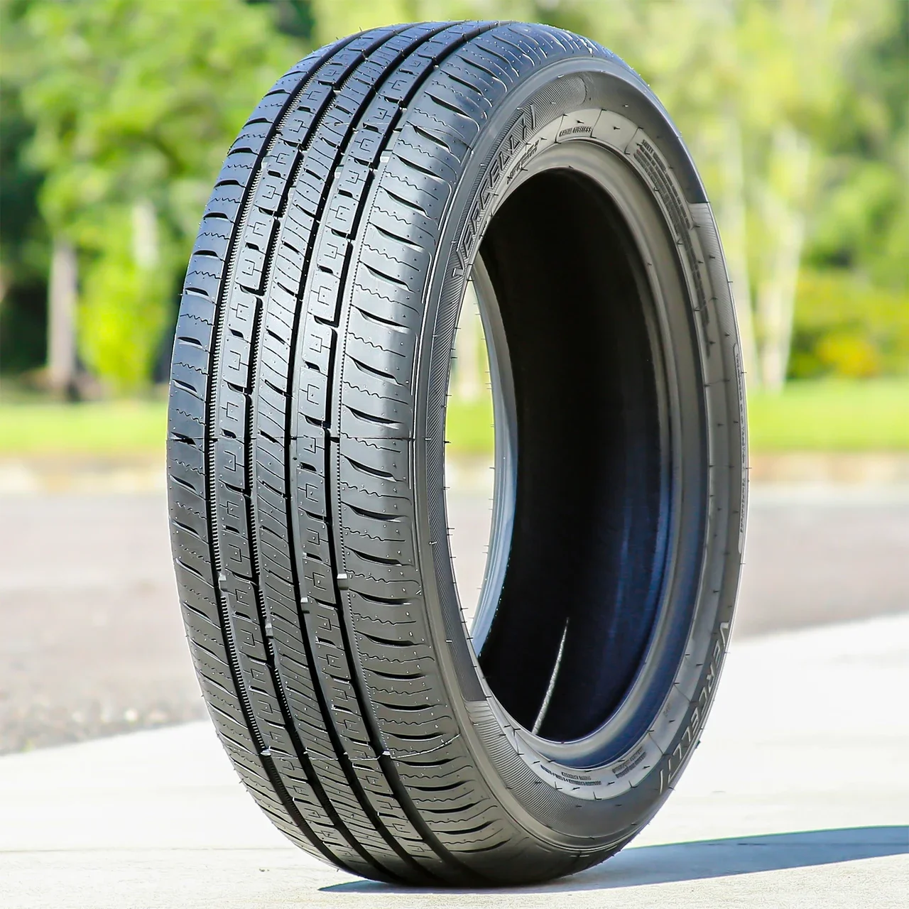 Vercelli Strada I 215/55R17 94V